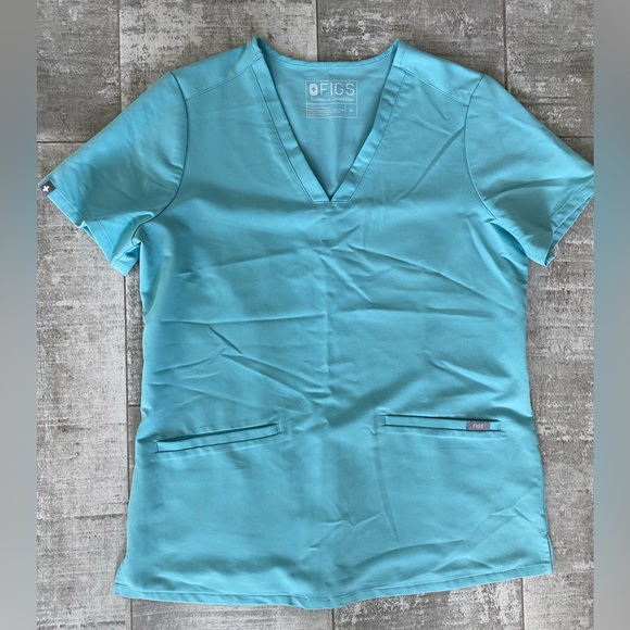 Figs Tops - FIGS scrub top Like new condition size Small